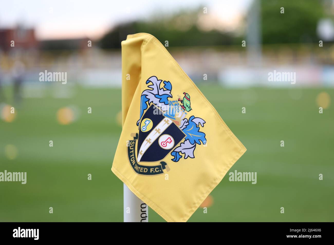 Sutton, UK 26. April 2022 : Sutton United FC Eckflagge während der EFL League zwei Spiel zwischen Sutton United und Crawley Town im Sutton Football Club. Quelle: James Boardman/Alamy Live News Stockfoto