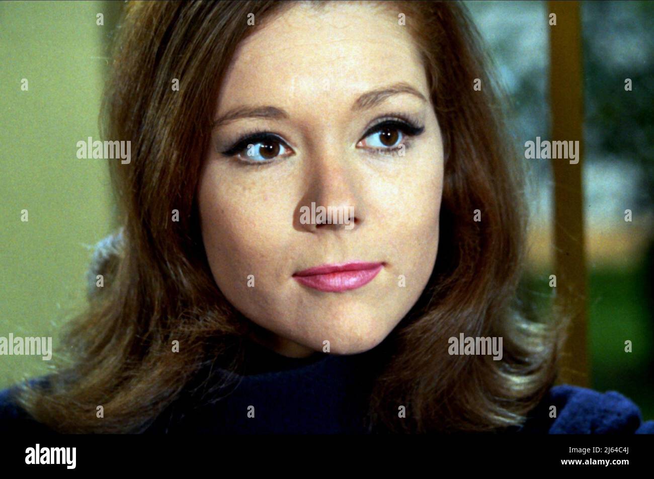 diana-rigg-emma-peel-fotos-und-bildmaterial-in-hoher-aufl-sung-alamy