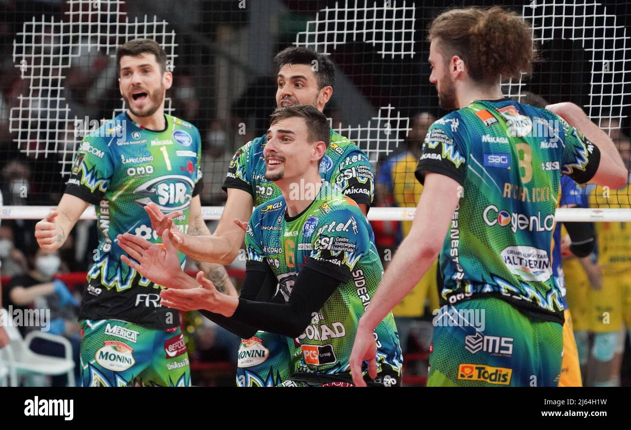 Pala Barton, Perugia, Italien, 27. April 2022, sir Safety conad Jubel während des Spiels - Sir Safety Conad Perugia vs Leo Shoes PerkinElmer Modena - Volleyball Italienische Serie A Männer Superliga Meisterschaft Stockfoto