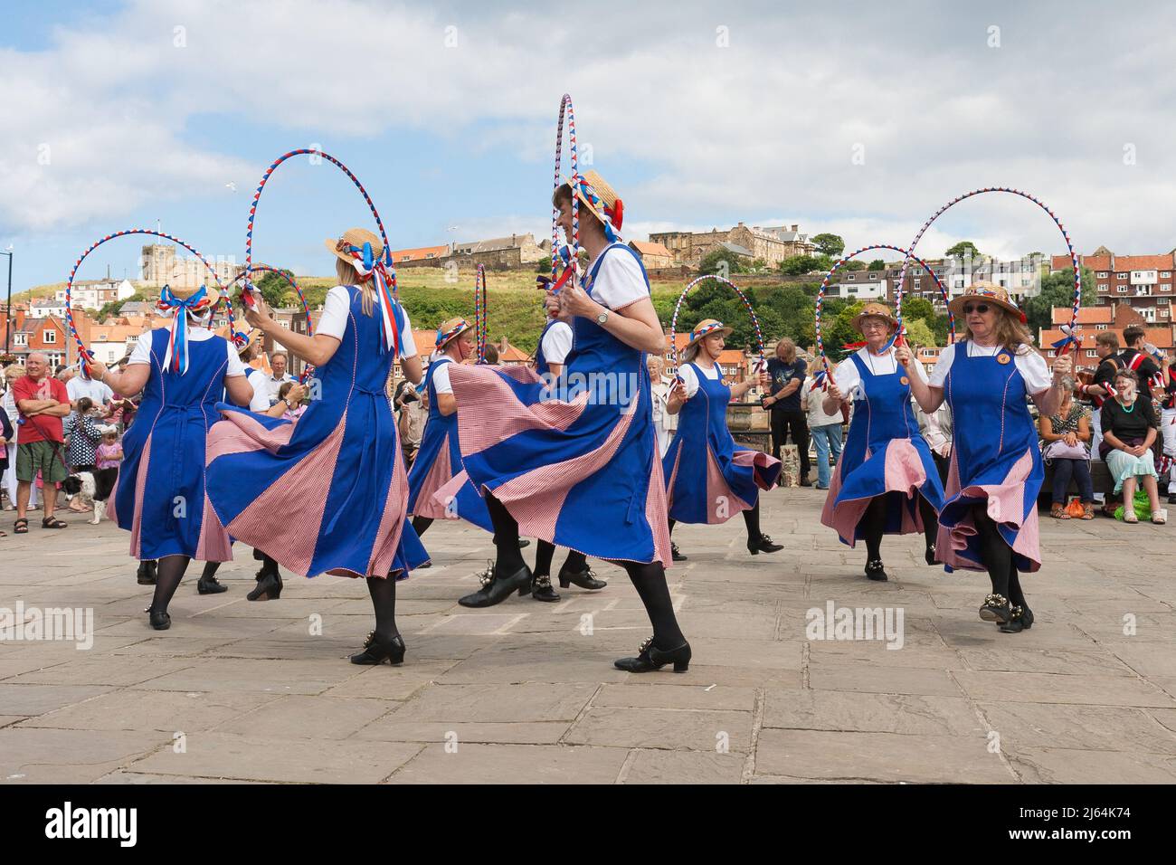 Hexhamshire lasses bei der Whitby Folk Week Stockfoto