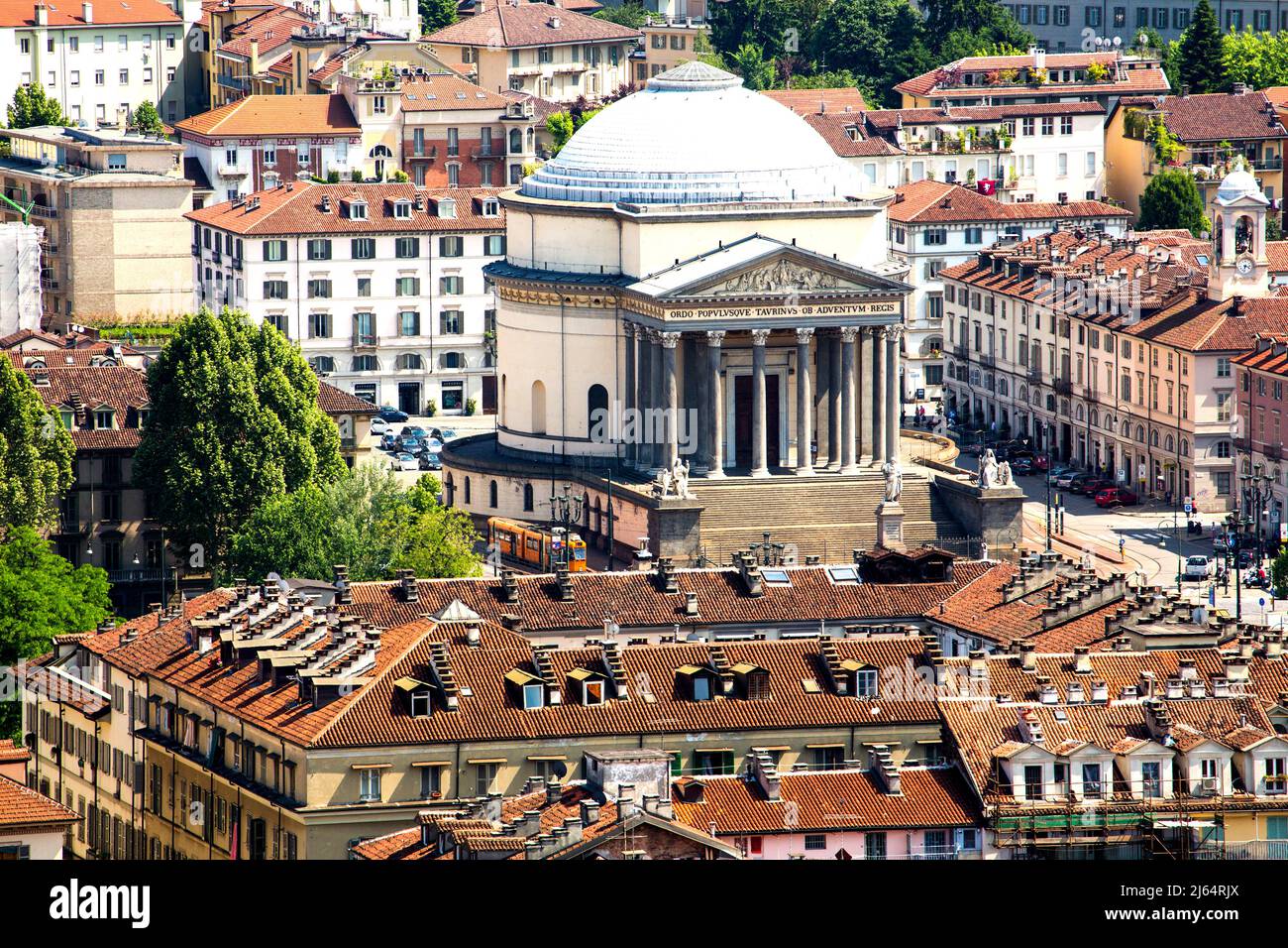 Dächer in Turin Blick auf Chiesa di Gran Madre di Dio in Italien. Stockfoto