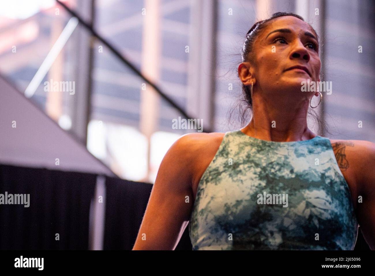 NEW YORK, NY - 27. APRIL: Amanda Serrano bei offenen Workouts vor ihrem Kampf mit Katie Taylor am 27. April 2022 im Madison Square Garden in New York, NY, USA. (Foto von Matt Davies/PxImages) Credit: Px Images/Alamy Live News Stockfoto