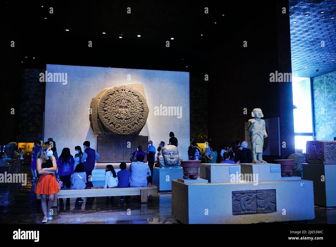Piedra del Sol (Sonnenstein) beschreibt das Leben der Azteken (Museo Nacional de Antropología), Mexiko-Stadt, Mexiko. Stockfoto