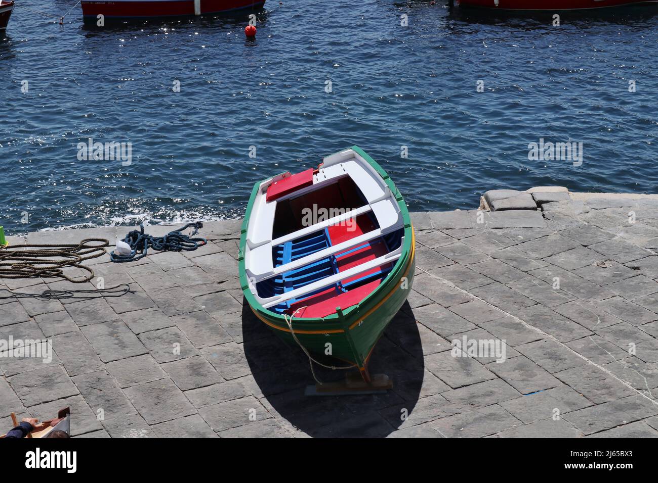 Napoli - Barca al molo di Via Nazario Sauro Stockfoto