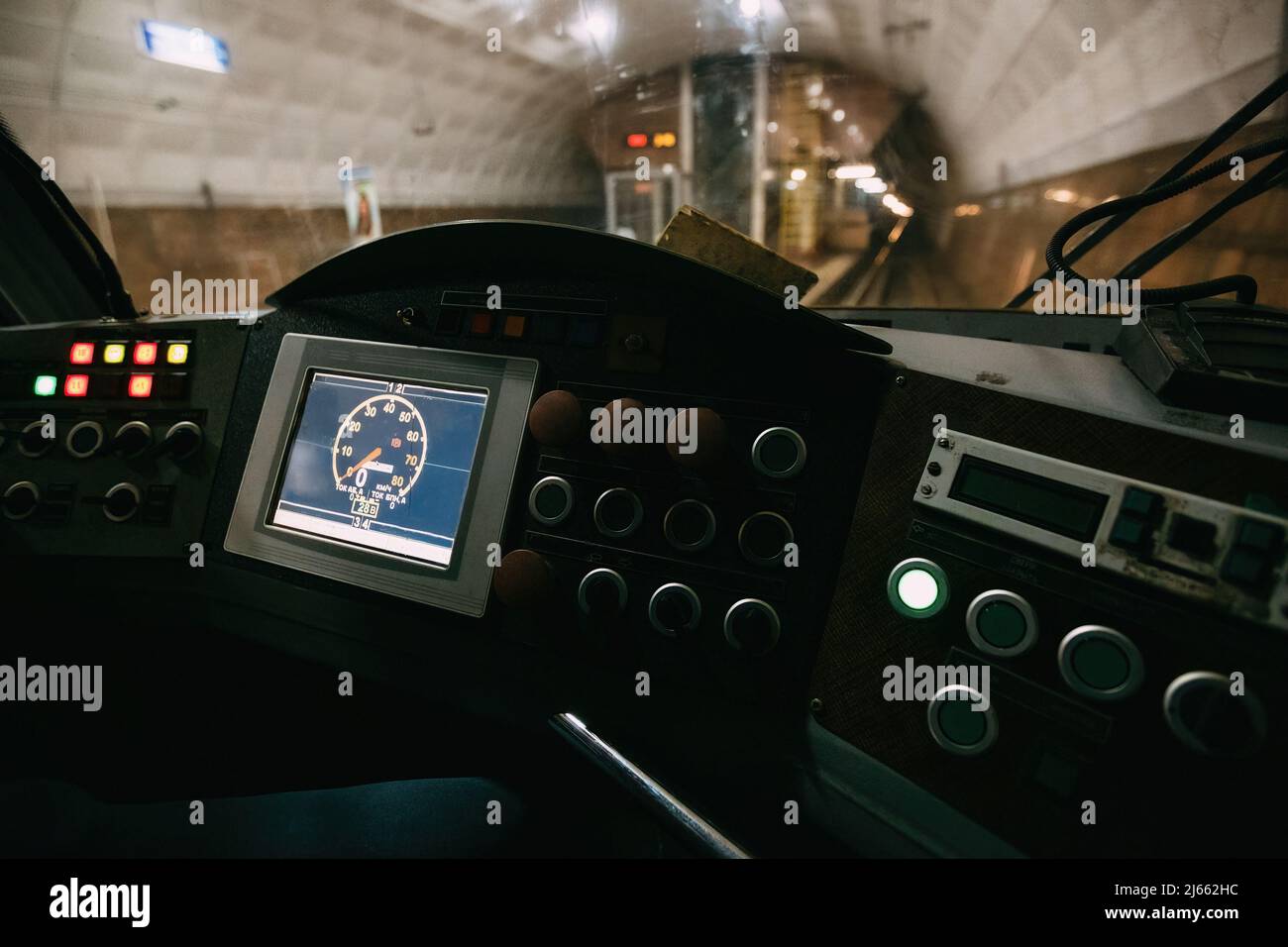 Armaturenbrett der U-Bahn-Lokomotive. Stockfoto