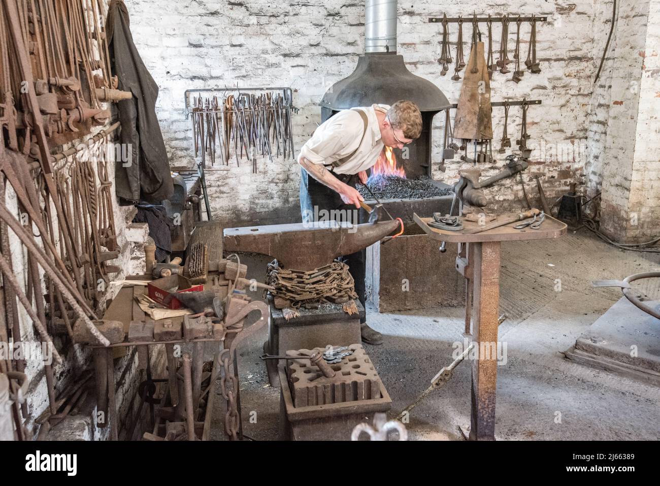 Blist Hills viktorianische Stadt, Teil der Ironbridge Gorge UNESCO Weltkulturerbe, Telford. Ein Freilichtmuseum mit Straßen, Geschäften, Geschäften, Industrie usw. Stockfoto