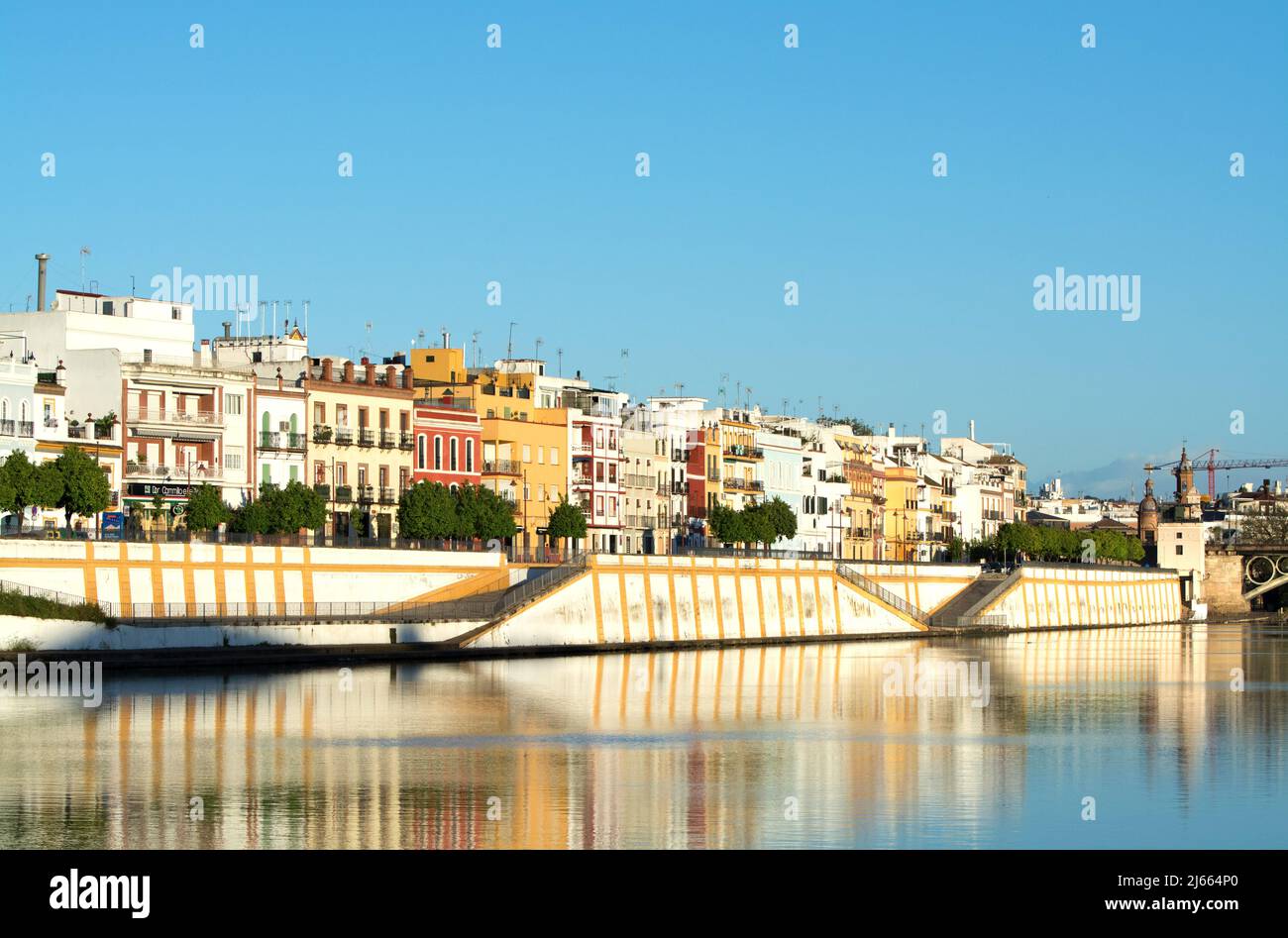 Triana am Westufer des Guadalquivir in Sevilla Stockfoto