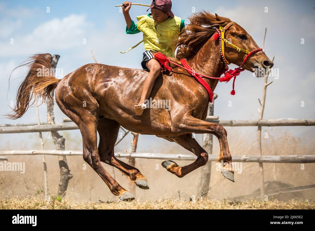 Sumbawa Besar, Indonesien - 16. September 2017: Pferderennen in Sumbawa Besar, Indonesien. Stockfoto