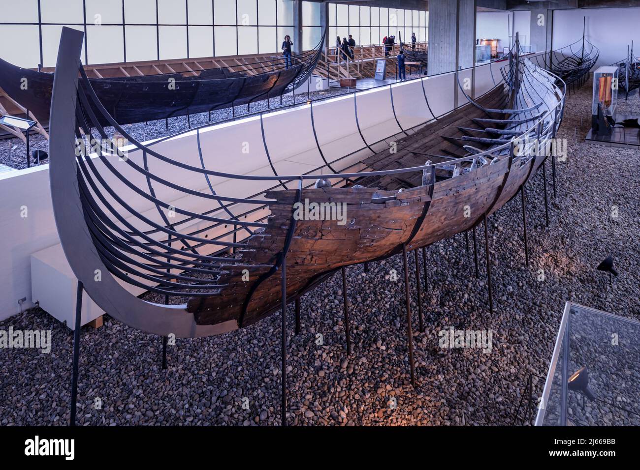 Überreste eines original Wikingerschiffs, Wikingerschiffmuseum, Roskilde, Dänemark Stockfoto