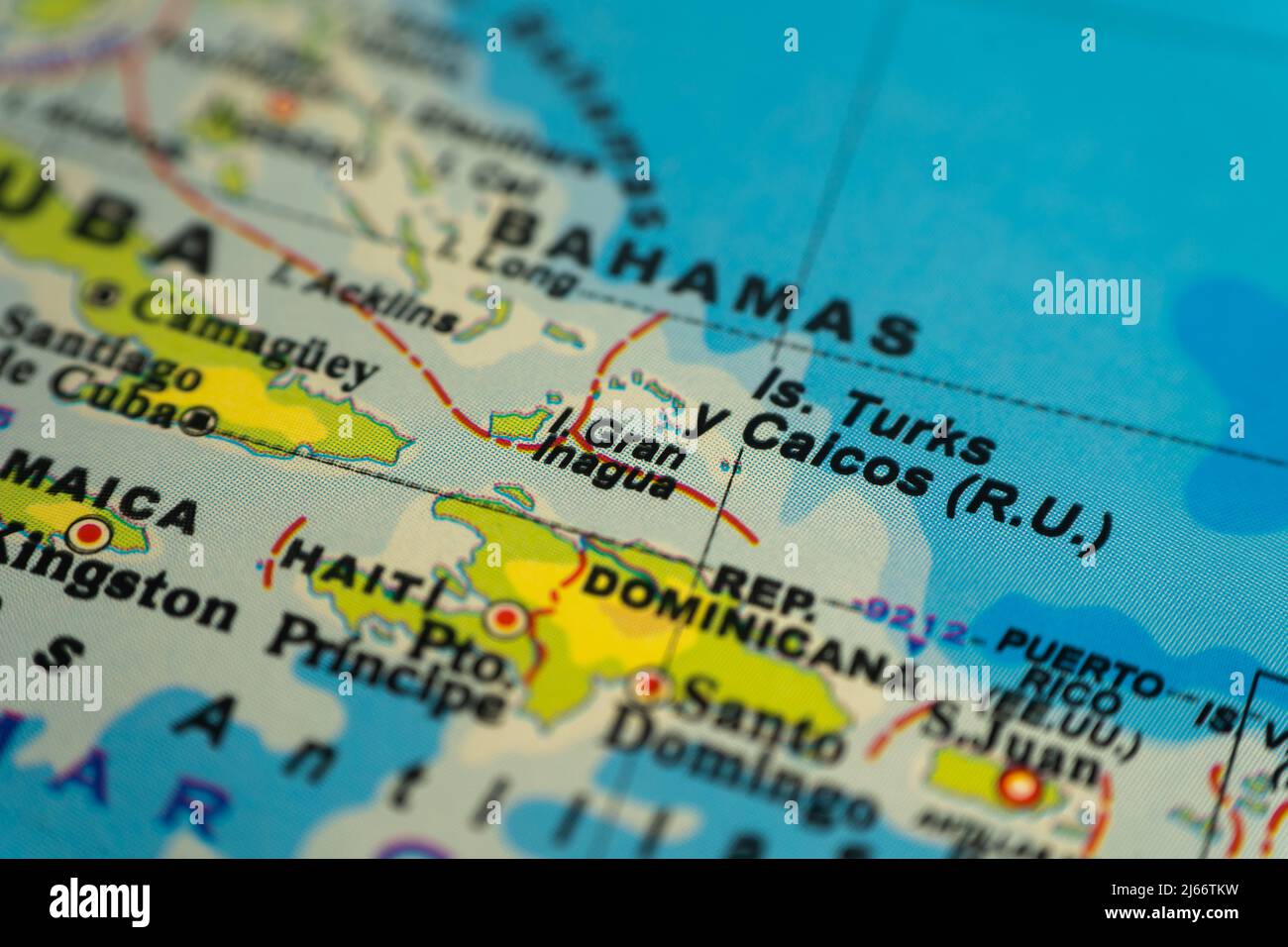 Orographische Karte von Haiti, Calcos, Dominikanische Republik. Mit Referenzen auf Spanisch. Konzept der Kartographie, Reisen, Tourismus, Geographie. Differenzieller Fokus Stockfoto