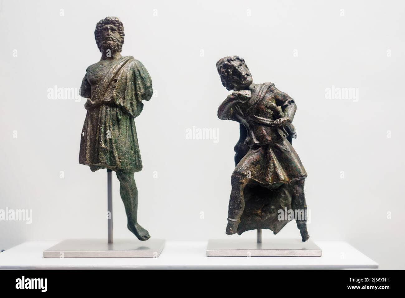 Mars und Vulcan Römer. Erste Hälfte des 1.. Jahrhunderts Bronze Cordoba. Innenhof der Orangenbäume der Moschee Archäologisches und Ethnologisches Museum von Córdoba Stockfoto