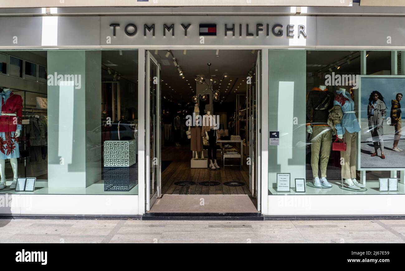 Ein Tommy Hilfiger Store in Palermo, Sizilien, Italien. Stockfoto