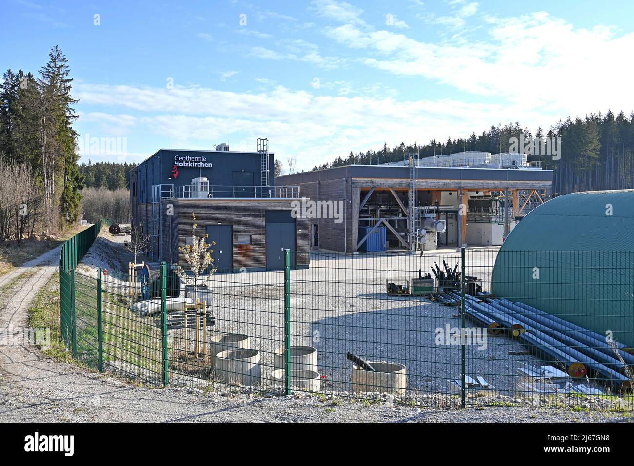 Die Geothermieanlage Holzkirchen liefert klimafreundliche Geothermie für die Bürger. Stockfoto