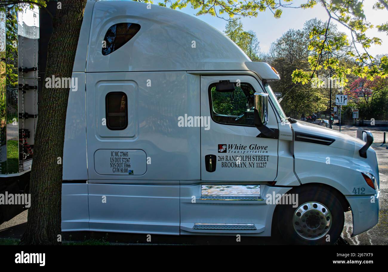 LKW auf den Straßen von Brooklyn geparkt Stockfoto