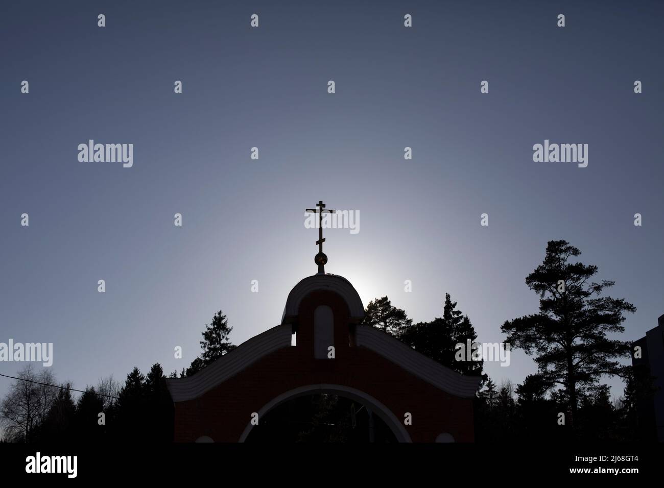 Überqueren Sie den Tempel. Orthodoxes Glaubensbekenntnis. Religiöser Kult. Heiliges Objekt. Stockfoto