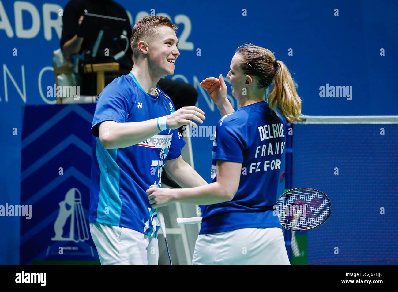 Madrid, Spanien. 28. April 2022. Thom Gicquel und Delphine Delrue aus Frankreich feiern das Viertelfinale während der Badminton-Europameisterschaft 2022 am 28. April 2022 im Gallur Sports Center in Madrid, Spanien - Foto: Irina R Hipolito/DPPI/LiveMedia Kredit: Unabhängige Fotoagentur/Alamy Live News Stockfoto