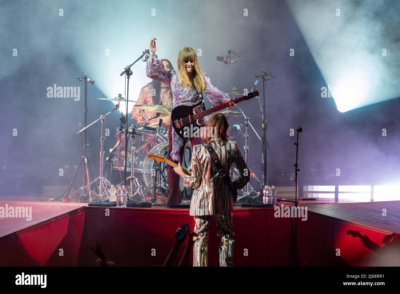 Verona, Italien. 28. April 2022. Victoria De Angelis - Maneskin im Jahr 2022 Maneskin live in der Arena di Verona, Musikkonzert in Verona, Italien, April 28 2022 Quelle: Independent Photo Agency Srl/Alamy Live News Stockfoto