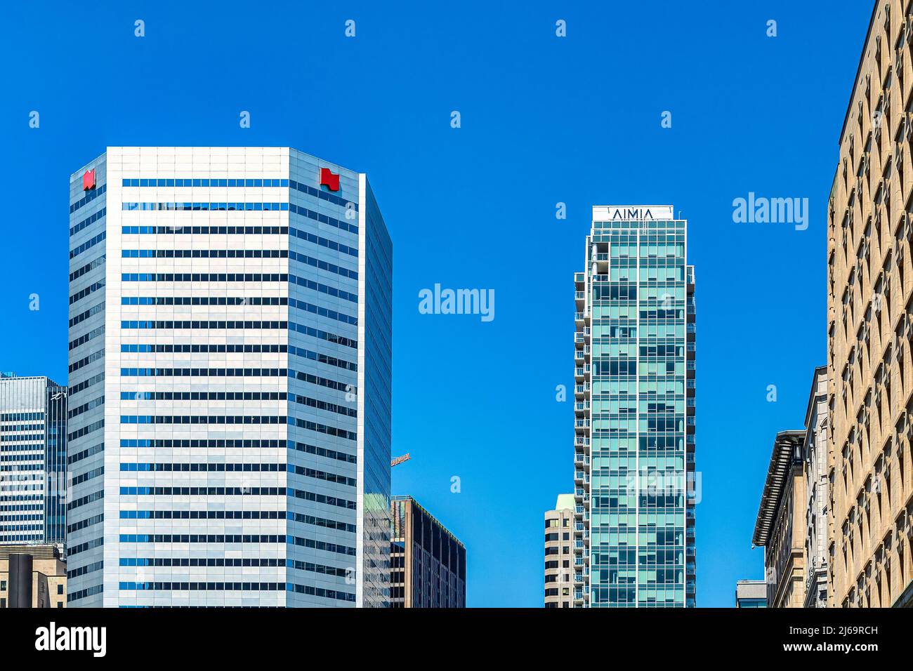 Wolkenkratzer der National Bank und andere Gebäude in der Innenstadt. Stockfoto