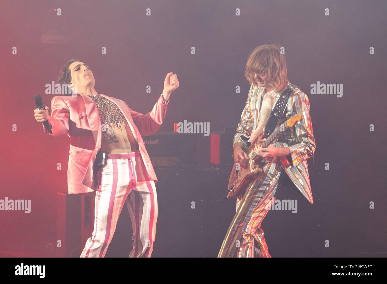 Verona, Italien. 28. April 2022. Bild zeigt Maneskin Band während der Auftritte in der Arena di Verona Credit: Roberto Tommasini/Alamy Live News Stockfoto