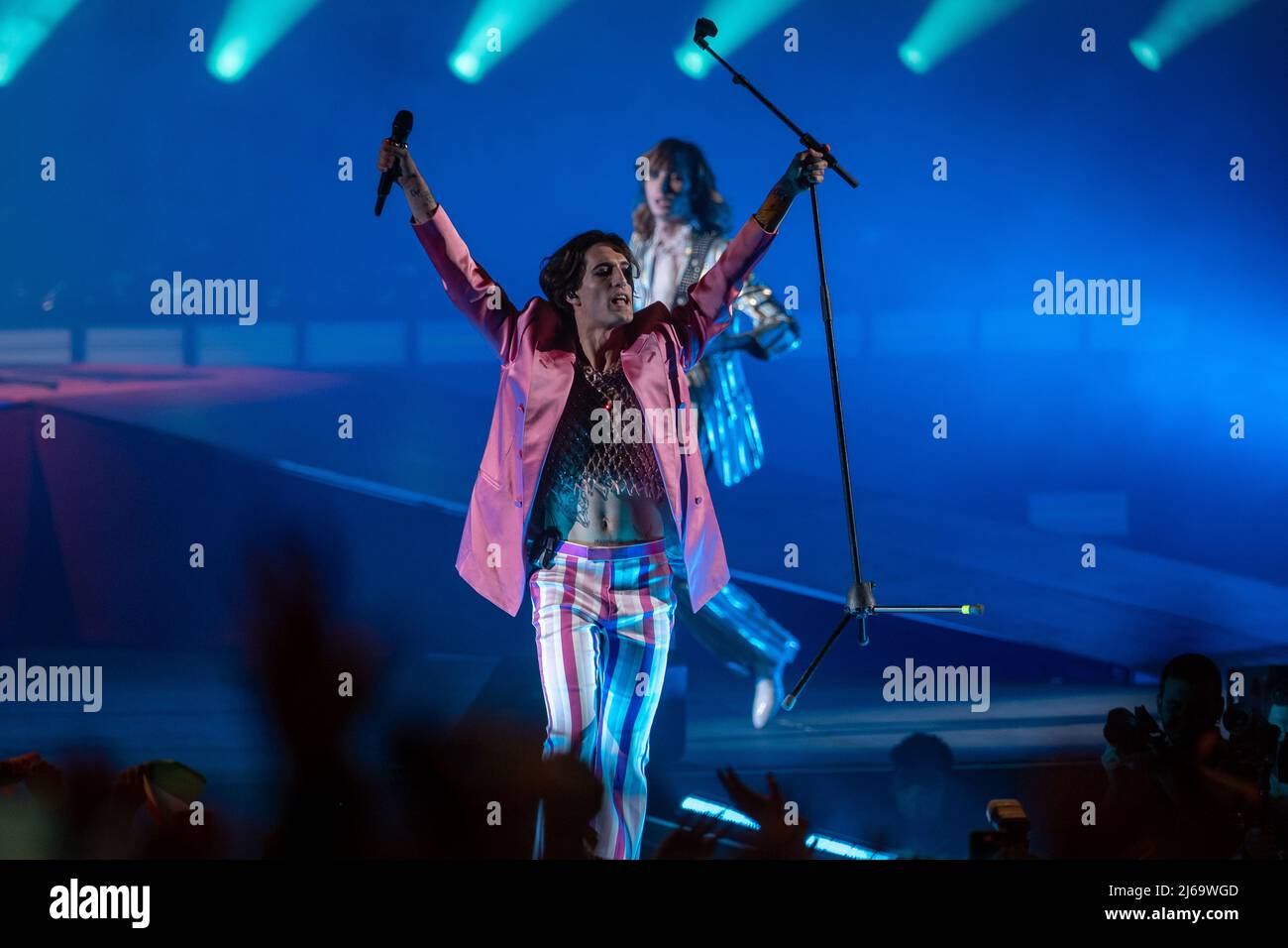 Verona, Italien. 28. April 2022. Bild zeigt Maneskin Band während der Auftritte in der Arena di Verona Credit: Roberto Tommasini/Alamy Live News Stockfoto