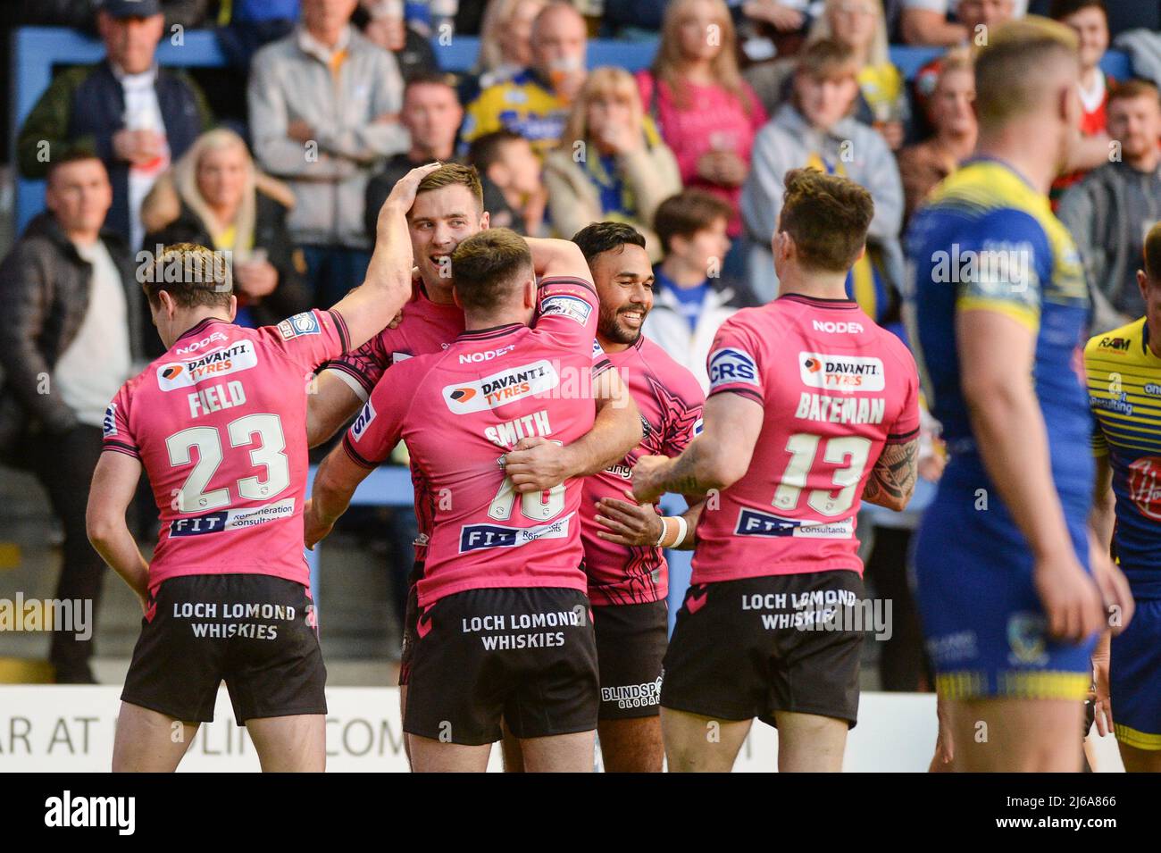 Warrington, Großbritannien. 29. April 2022. Warrington, England -29.. April 2022 - Iain Thornley von Wigan Warriors feiert den 2.. Treffer. Rugby League Betfred Super League Round 10 Warrington Wolves vs Wigan Warriors at Halliwell Jones Stadium, Warrington, UK Dean Williams Credit: Dean Williams/Alamy Live News Stockfoto