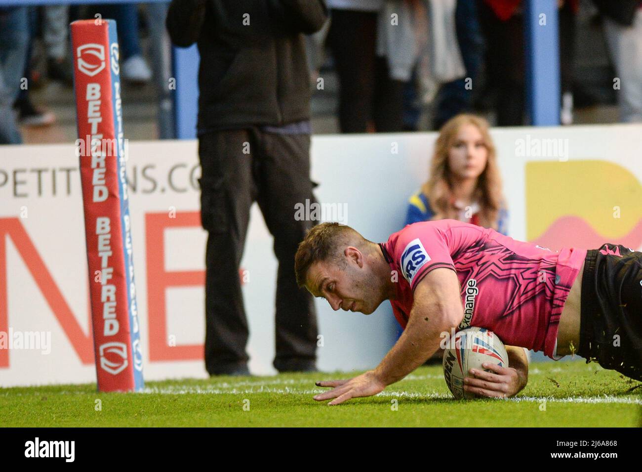 Warrington, Großbritannien. 29. April 2022. Warrington, England -29.. April 2022 - Iain Thornley von Wigan Warriors erzielt 2. Versuche. Rugby League Betfred Super League Round 10 Warrington Wolves vs Wigan Warriors at Halliwell Jones Stadium, Warrington, UK Dean Williams Credit: Dean Williams/Alamy Live News Stockfoto