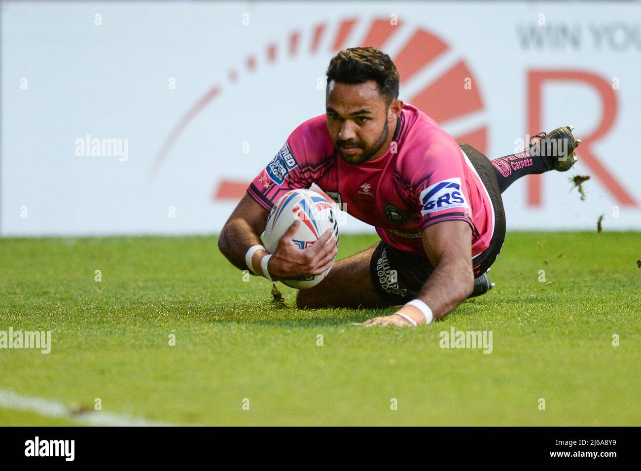 Warrington, Großbritannien. 29. April 2022. Warrington, England -29. April 2022 - Bevan French of Wigan Warriors gibt einen Versuch ab. Rugby League Betfred Super League Round 10 Warrington Wolves vs Wigan Warriors at Halliwell Jones Stadium, Warrington, UK Dean Williams Credit: Dean Williams/Alamy Live News Stockfoto