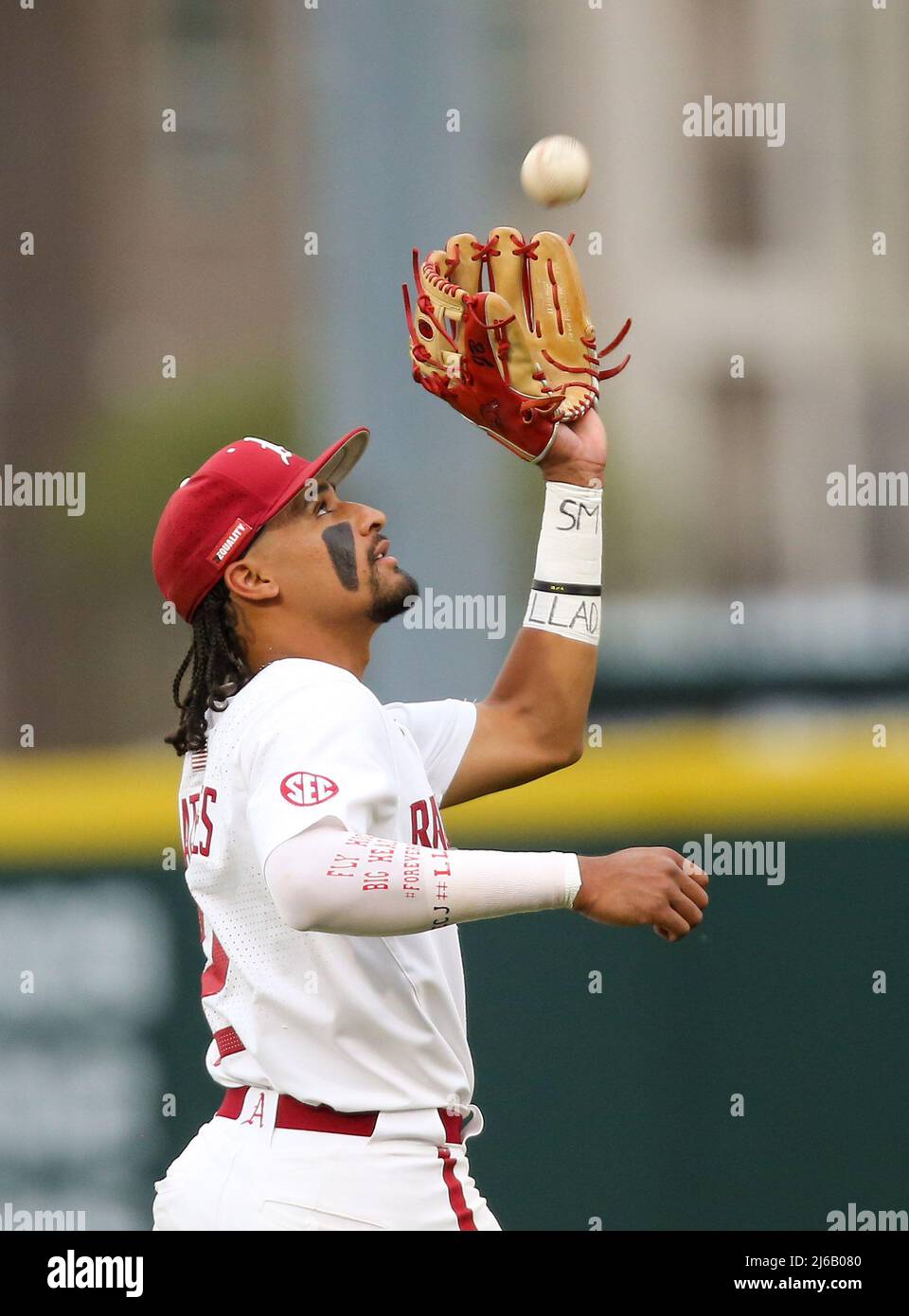 29. April 2022: Razorback Short-Stop Jalen Battles #2 setzt sich unter ...