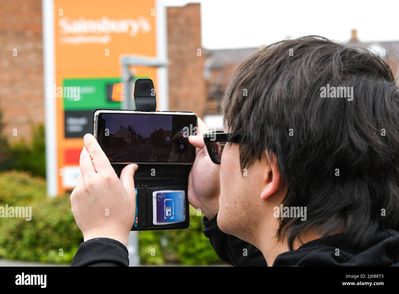 Mann mit Handy Stockfoto