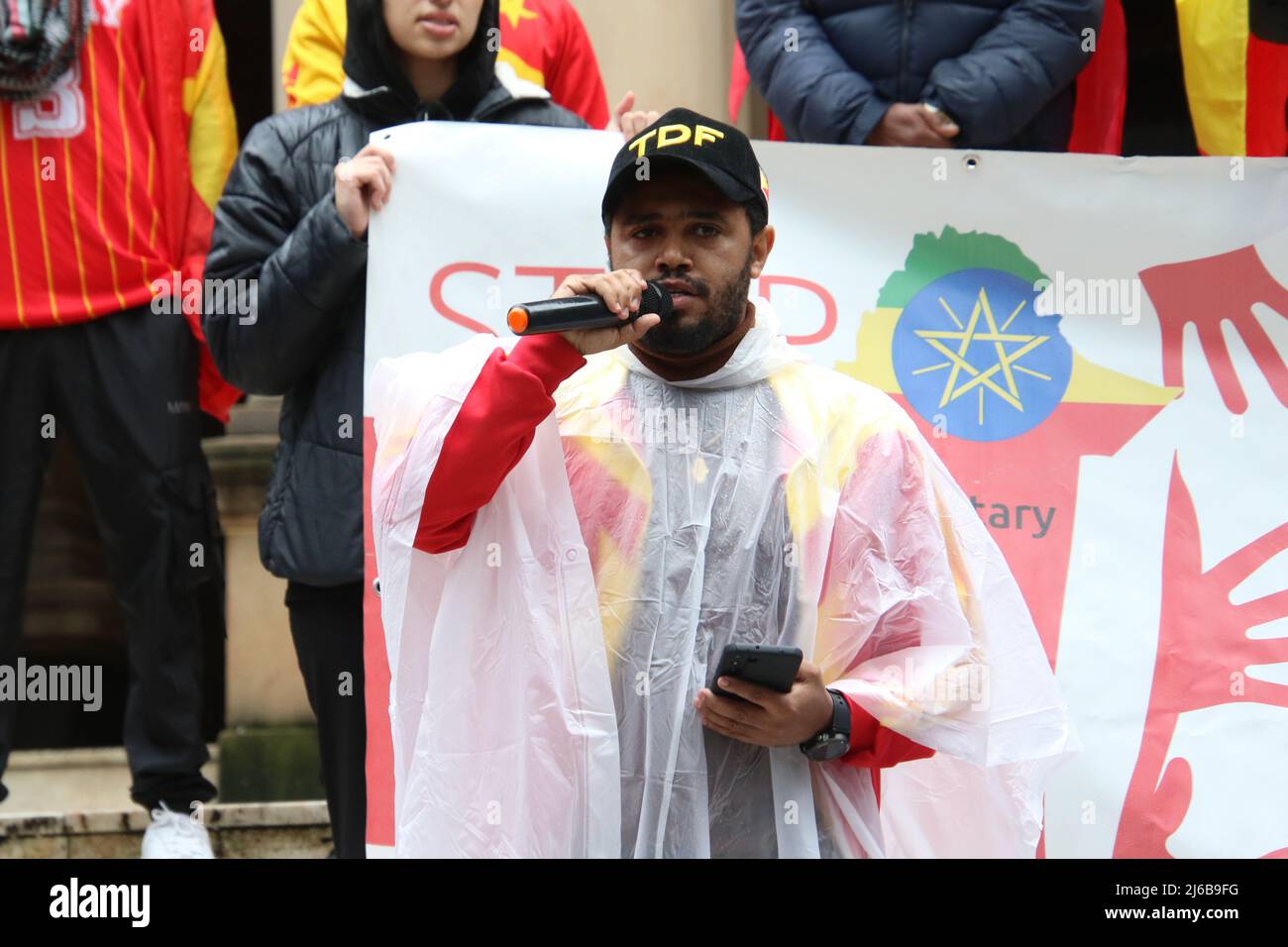 Sydney, Australien. 30.. April 2022. Die Tigray-Gemeinde protestiert vor dem Rathaus von Sydney gegen den Völkermord in der nordöstlichen äthiopischen Provinz Tigray. Kredit: Richard Milnes/Alamy Live Nachrichten Stockfoto