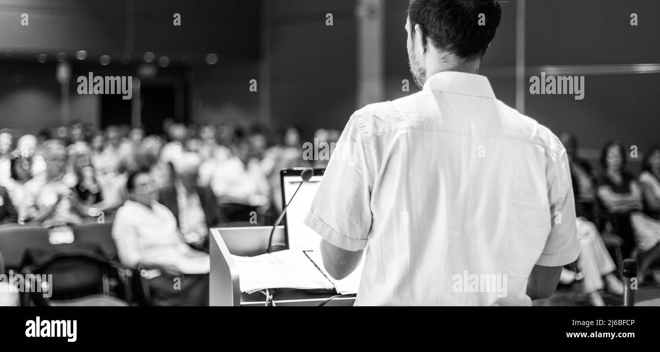 Redner, Vortrag am Business-Event. Stockfoto