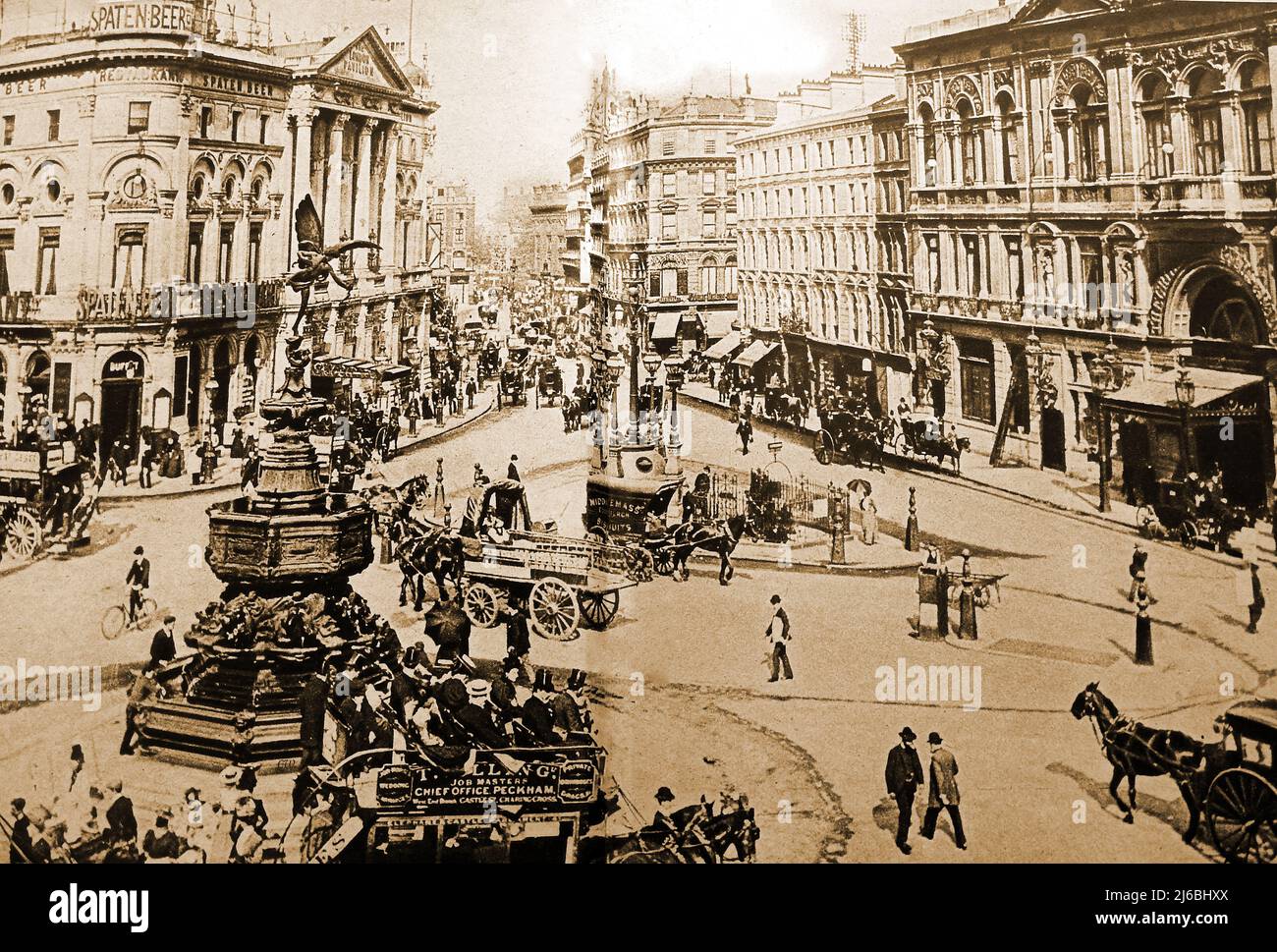 Ein altes Foto von Piccadilly Circus, London in den Tagen vor dem Kraftverkehr. Stockfoto