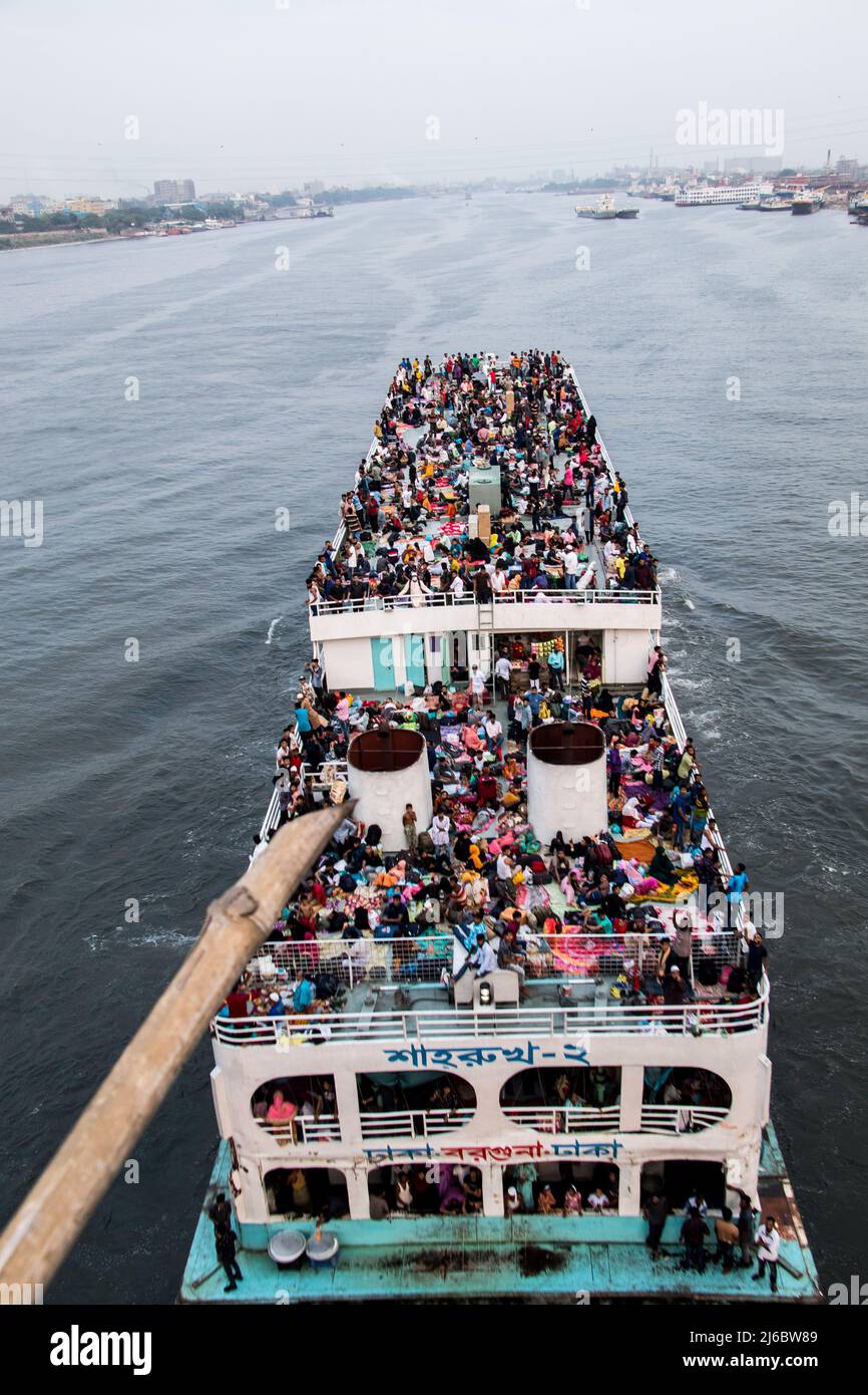 Eid-UL-Fitr Reise durch Start während der Endzeit des heiligen Monats Ramadan nach zwei Jahren Covid-Zeit. Dieses Bild wurde von Posto aufgenommen Stockfoto