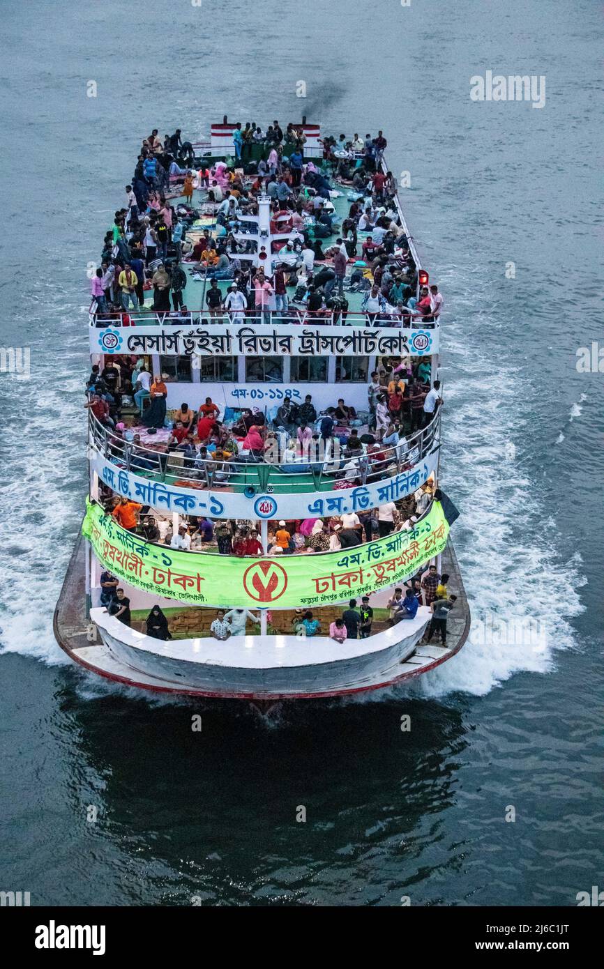 Eid-UL-Fitr Reise durch Start während der Endzeit des heiligen Monats Ramadan nach zwei Jahren Covid-Zeit. Dieses Bild wurde von Posto aufgenommen Stockfoto