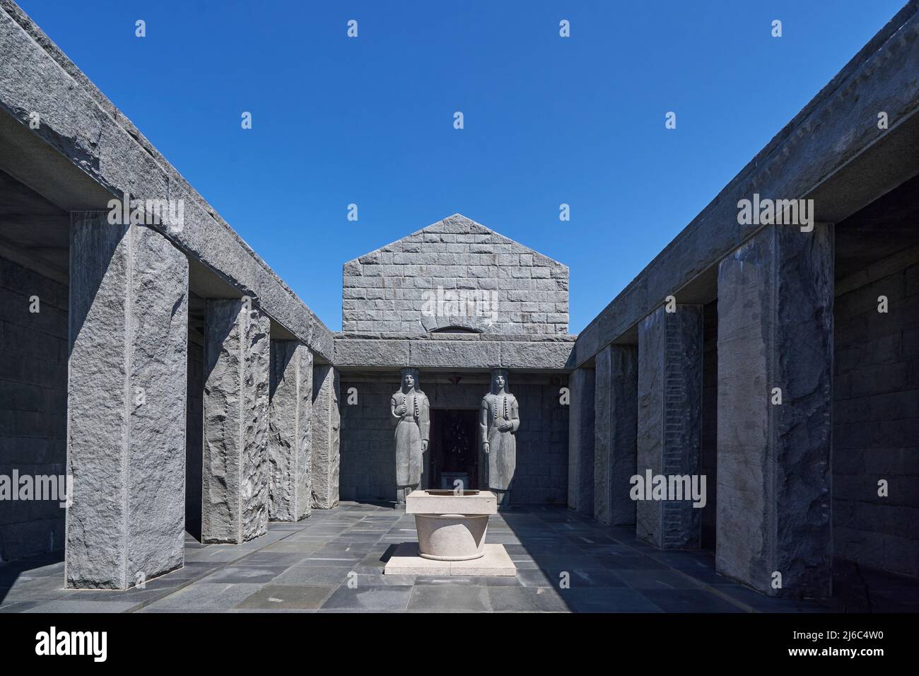 Steinmausoleum von Petar II Petrovic Njegos im Lovcen Nationalpark in Montenegro Stockfoto