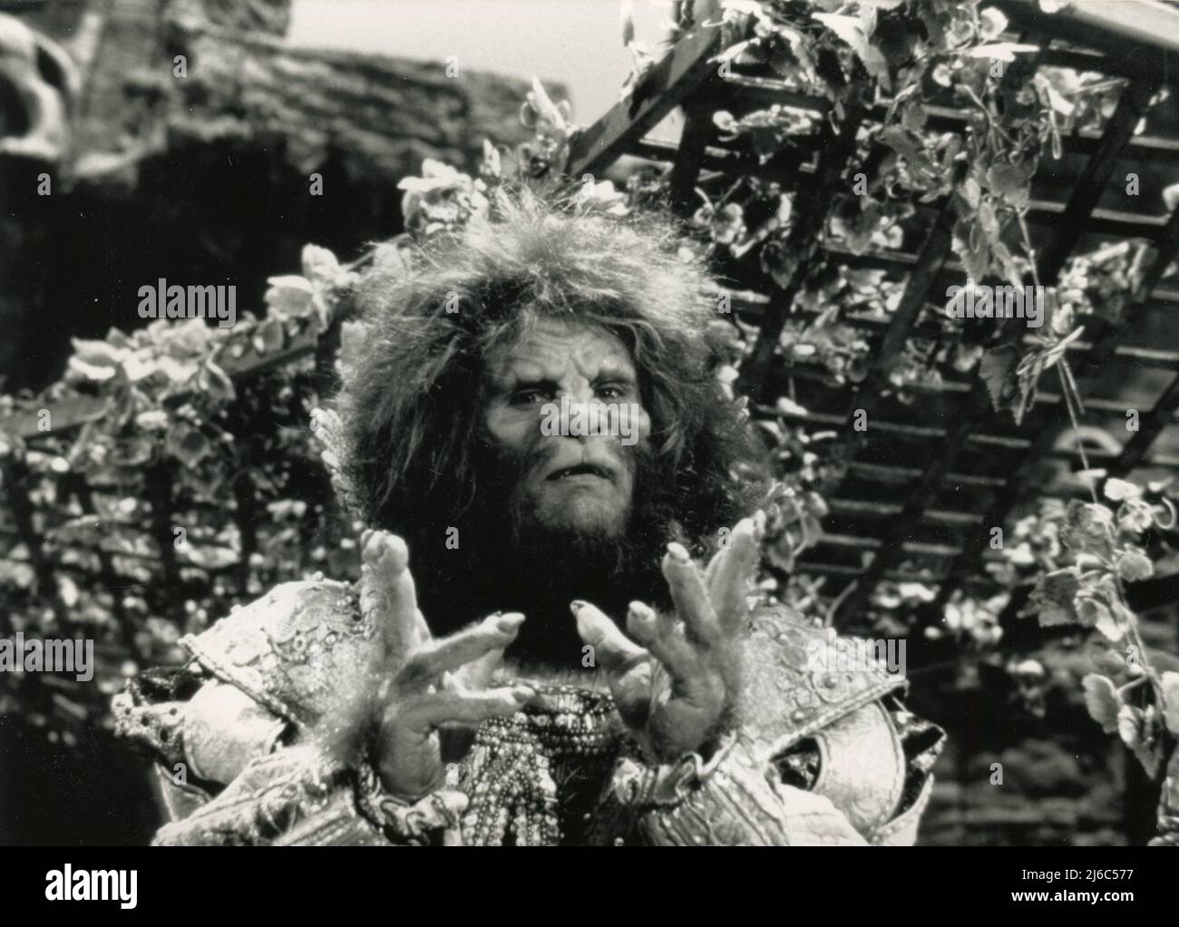 Der amerikanische Schauspieler John Savage im Film Beauty and the Beast