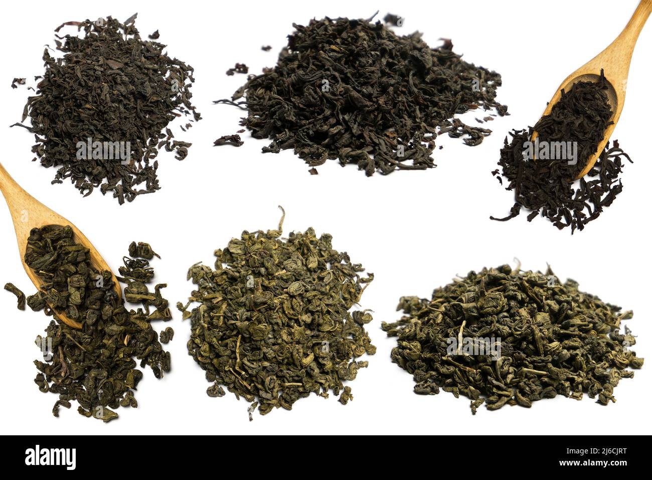 Grüner und schwarzer Tee isoliert auf weißem Hintergrund Stockfoto