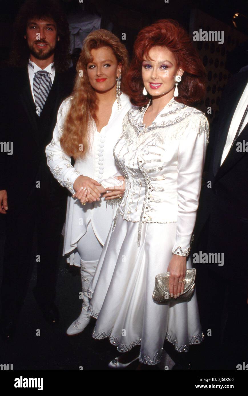 **DATEI FOTO** Naomi Judd ist verstorben. Die Judds bei den Annual Academy of Country Music Awards 26. im Universal Amphitheatre in Universal City, Kalifornien, 25. April 1991 Credit: Ralph Dominguez/MediaPunch Stockfoto