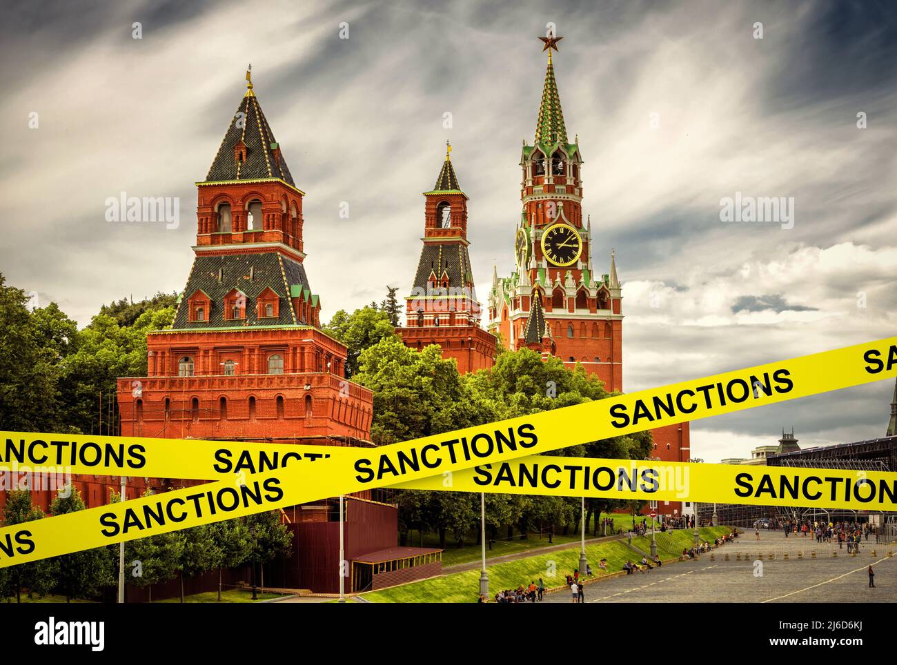 Sanktionsvorwarnung in Moskau, Russland. Warnhinweise zum Hintergrund des Kremls. Konzept der Wirtschaftssanktionen gegen Russland, Weltkrise, Russi Stockfoto