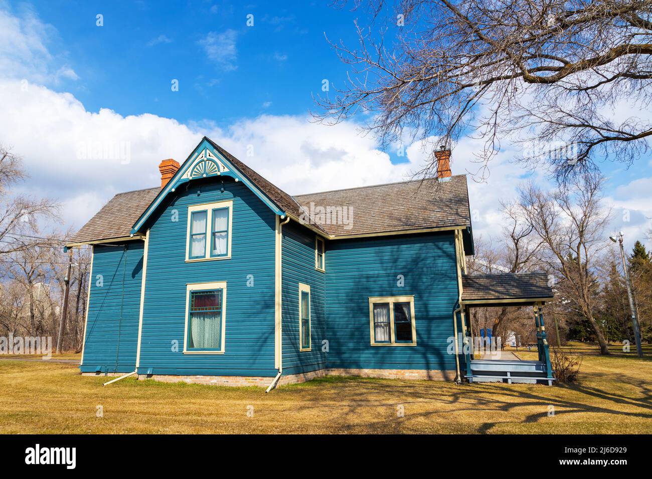 EDMONTON, KANADA - 17. APRIL 2022: Das Dritte Haus, erbaut zwischen 1899 und 1901, im John Walter Museum in Edmonton. Die Website interpretiert das Leben o Stockfoto