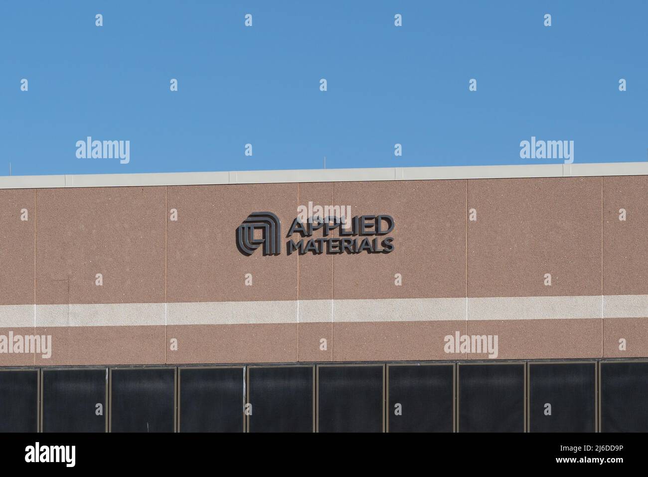 Austin, Texas, USA - 18. März 2022: Applied Materials unterzeichnet sein Firmenzeichen auf dem Gebäude in Austin, Texas, USA. Stockfoto