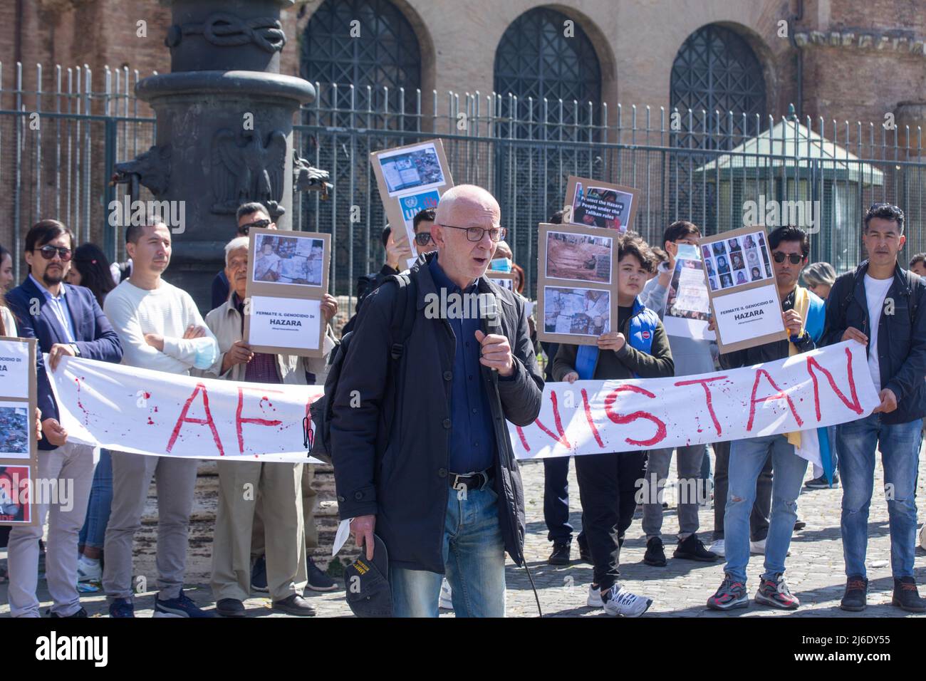 Riccardo Noury, Sprecher von Amnesty International Italia, während der Proteste in Rom gegen den Völkermord an den Hazara-Menschen (Foto: Matteo Nardone / Pacific Press/Sipa USA) Stockfoto