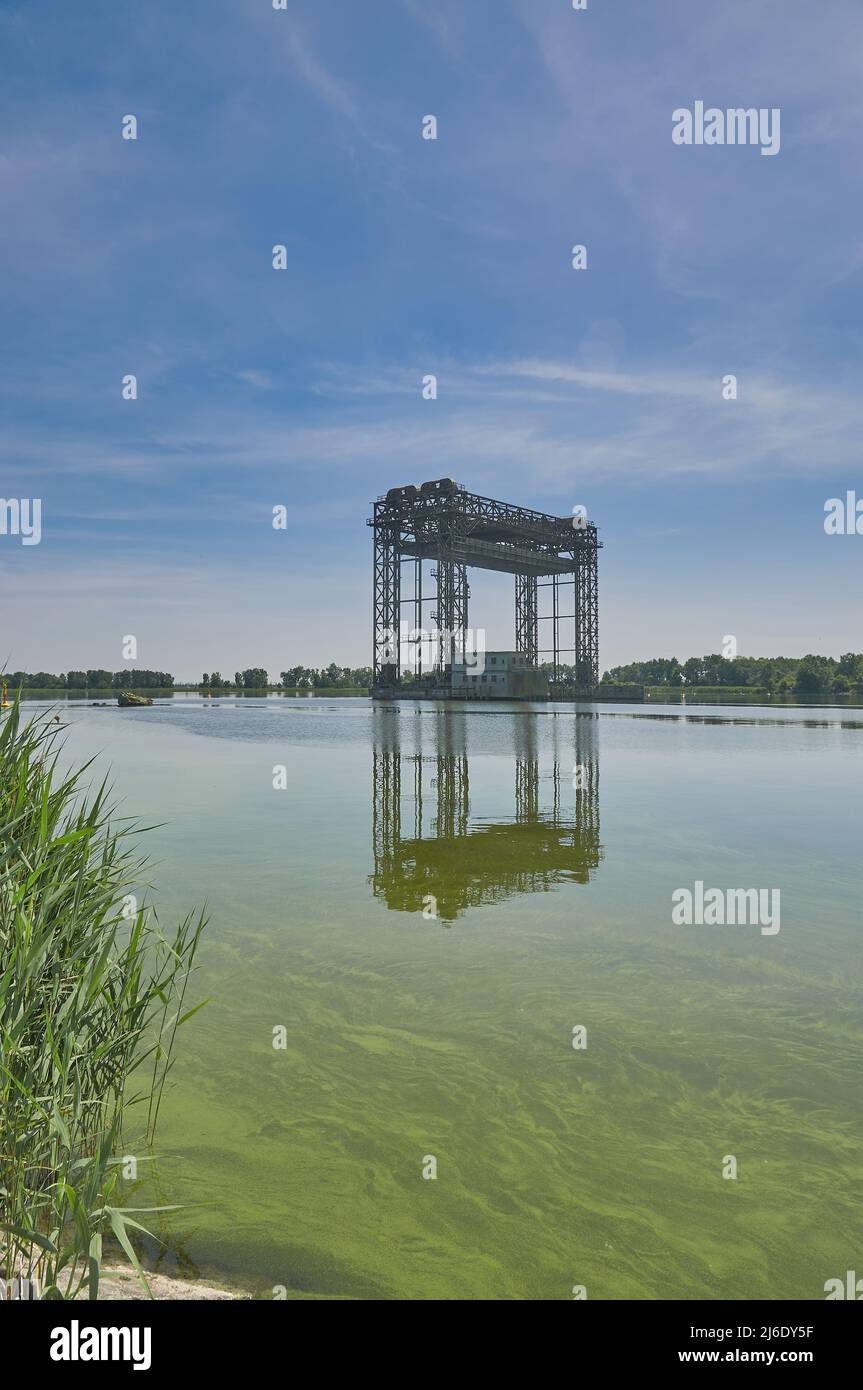 Historische Ruine der Eisenbahnbrücke, Peenestrom, Karnin, Usedom, ostsee, Mecklenburg-Vorpommern, Deutschland Stockfoto