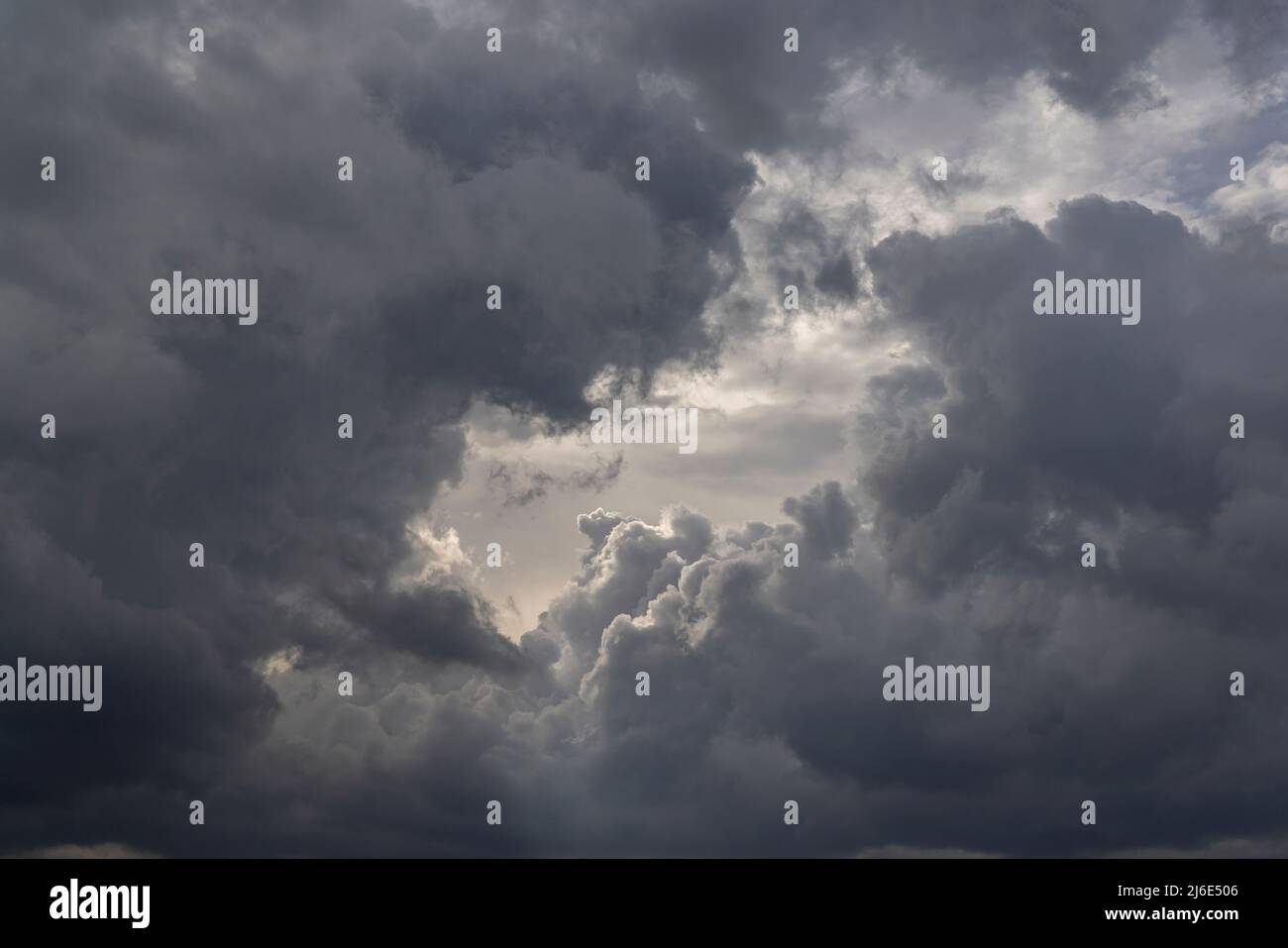 Sturmwolken sammeln Stockfoto