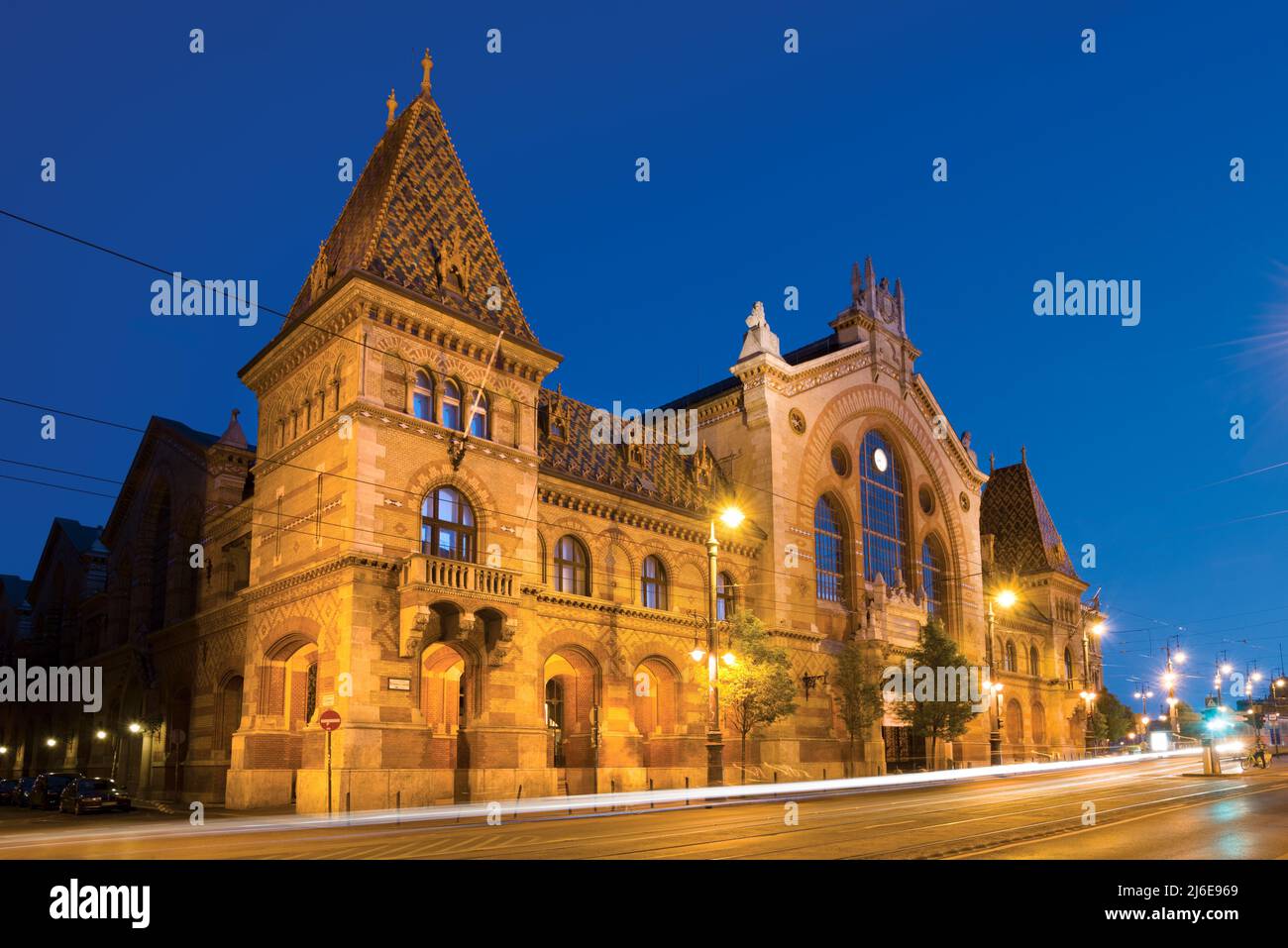 Zentrale Markthalle in Budapest, Nachtansicht Stockfoto
