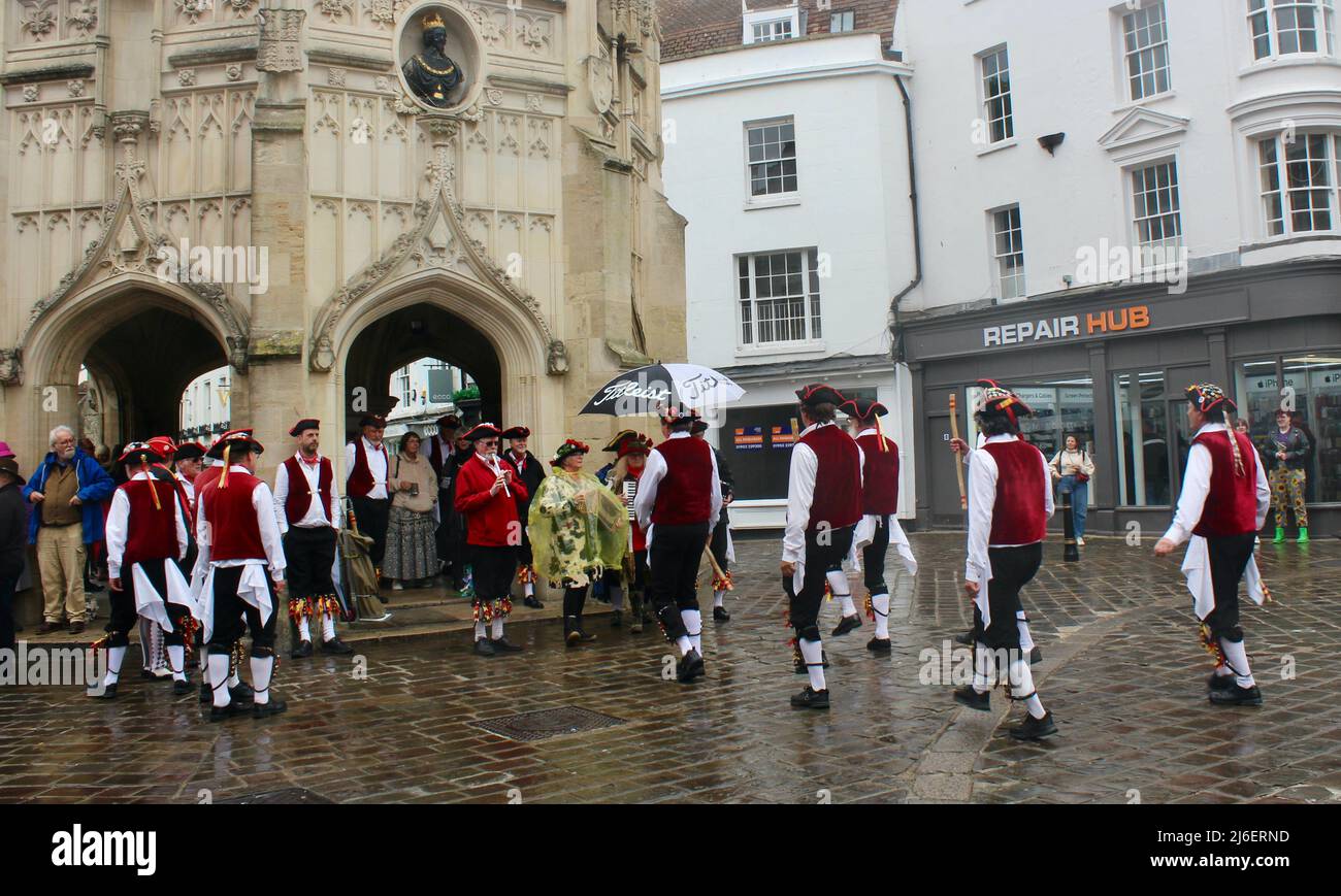 The Victory Morris Dancers at Chichester Cross for May Day Dancing - 2022 Stockfoto