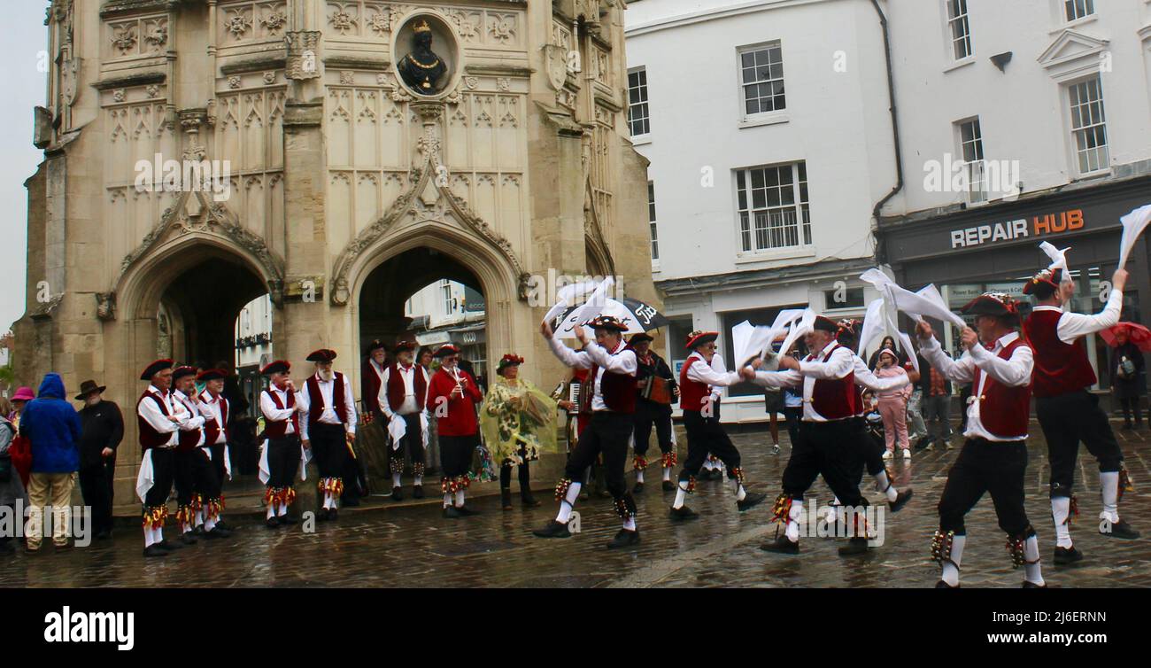 The Victory Morris Dancers at Chichester Cross for May Day Dancing - 2022 Stockfoto