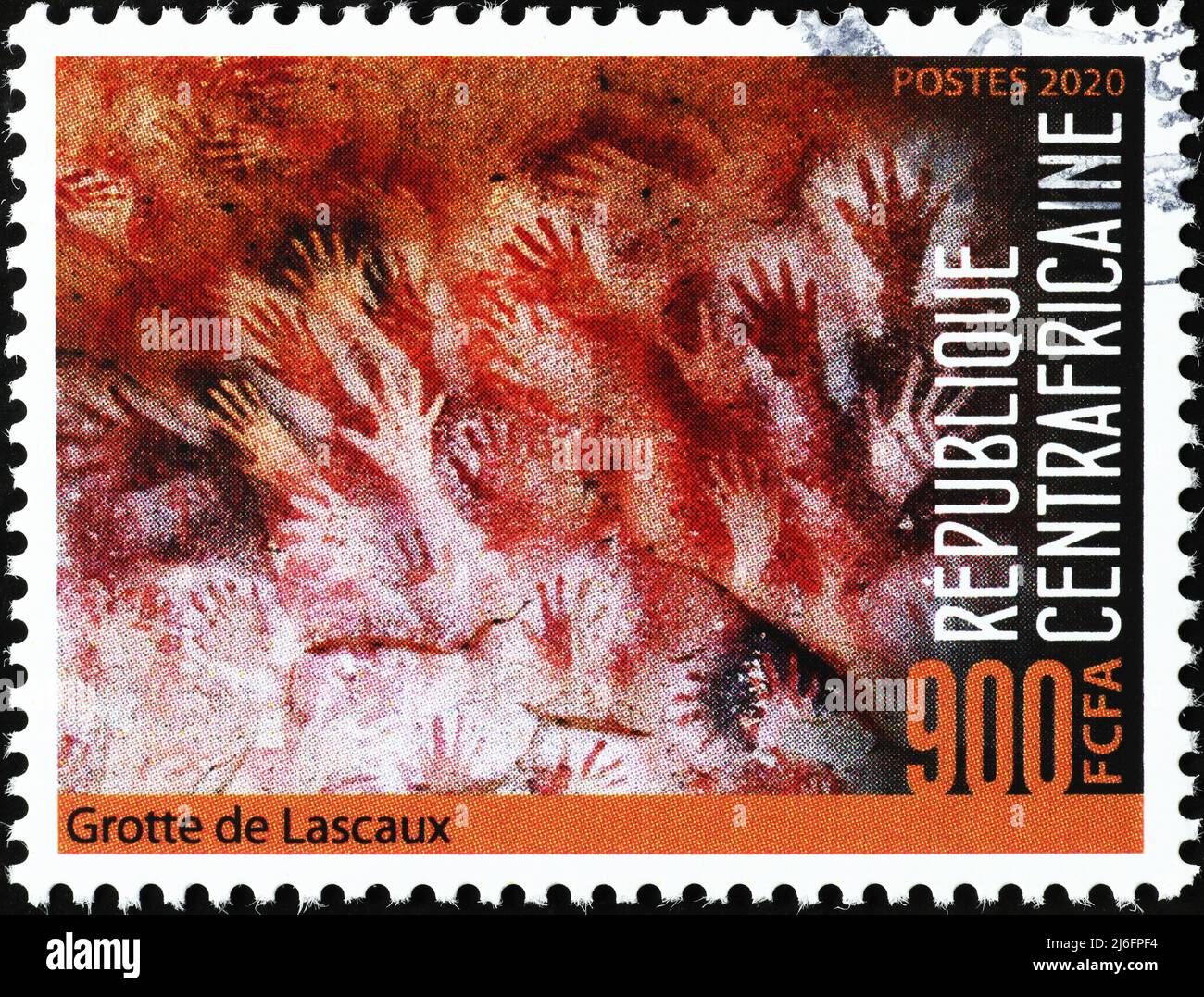 Prähistorische Handdarstellungen aus Höhlen von Lascaux auf Briefmarke Stockfoto