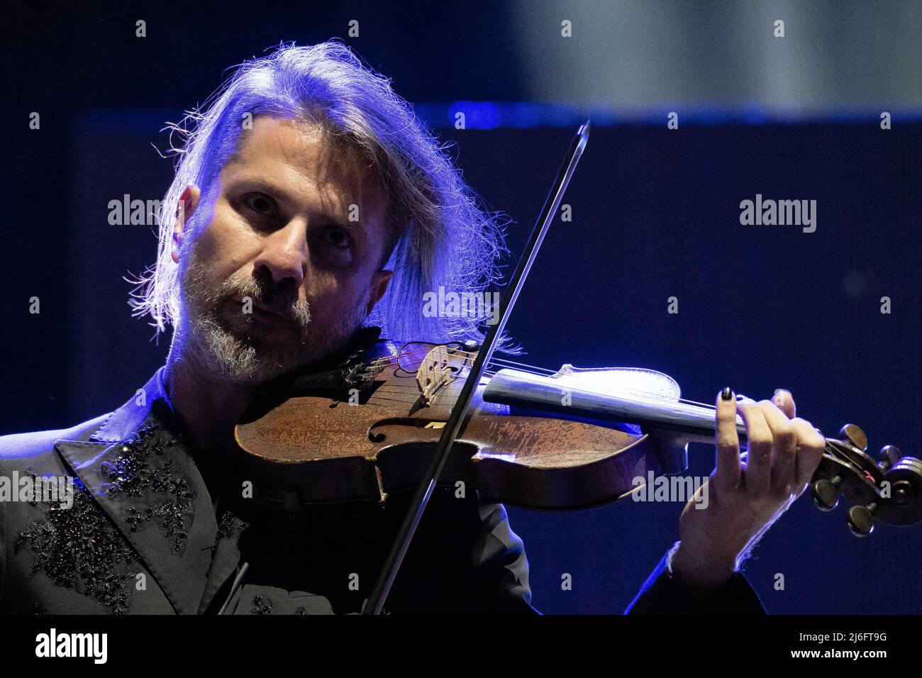 Der italienische Sänger Antonio Diodato spielt live in der Arena di Verona 19.. september 2021 für seine Tour 'L'Arena' Stockfoto