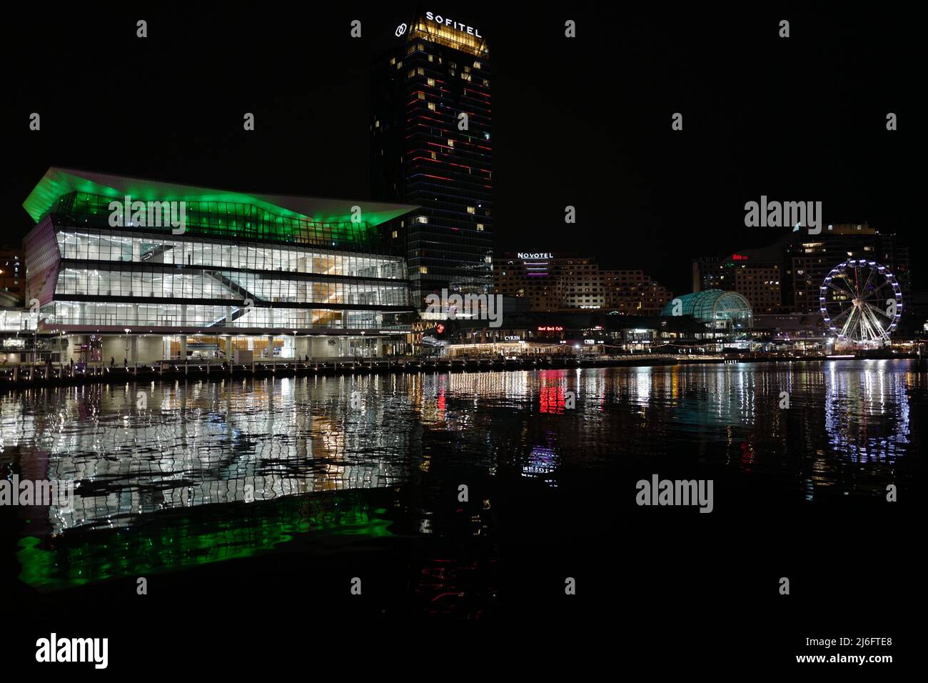 Nachtansicht des Darling Harbour in Sydney Stockfoto